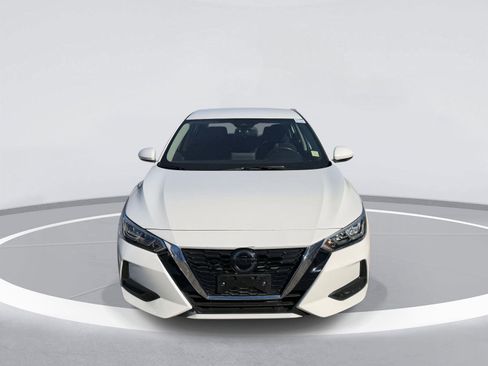 Used 2020 Nissan Sentra SV image 2