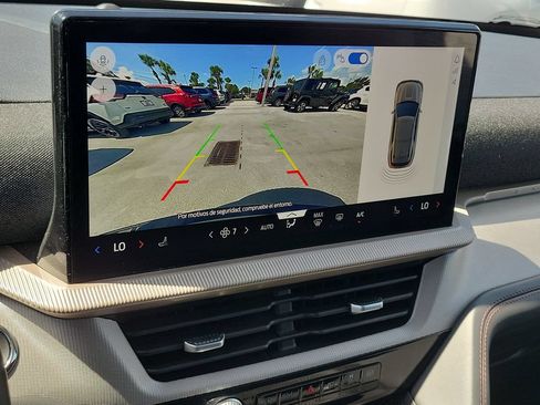 Used 2025 Ford Explorer Active RWD image 16