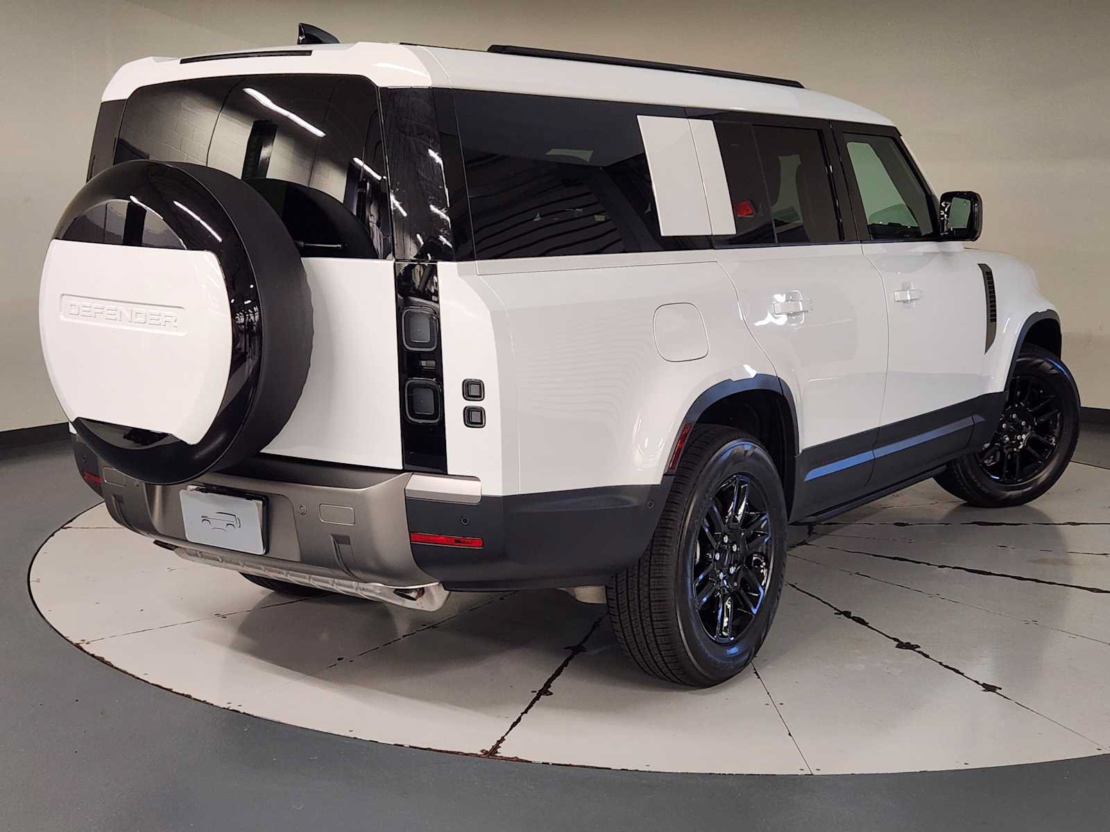 New 2026 Land Rover Defender 130 S AWD/4WD image 2