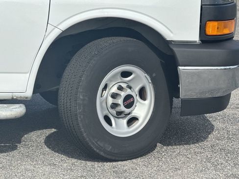 Used 2024 GMC Savana 2500 w/ Driver Convenience Package image 12