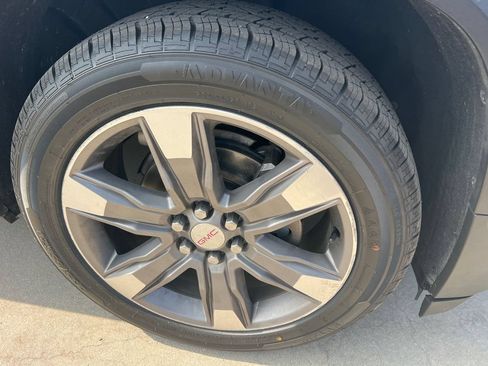 Used 2019 GMC Acadia SLT AWD/4WD image 9