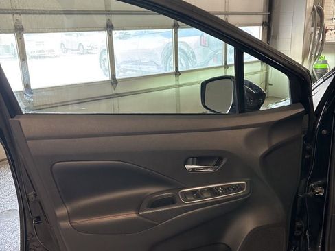 Used 2023 Nissan Versa SR w/ Trunk Package image 11