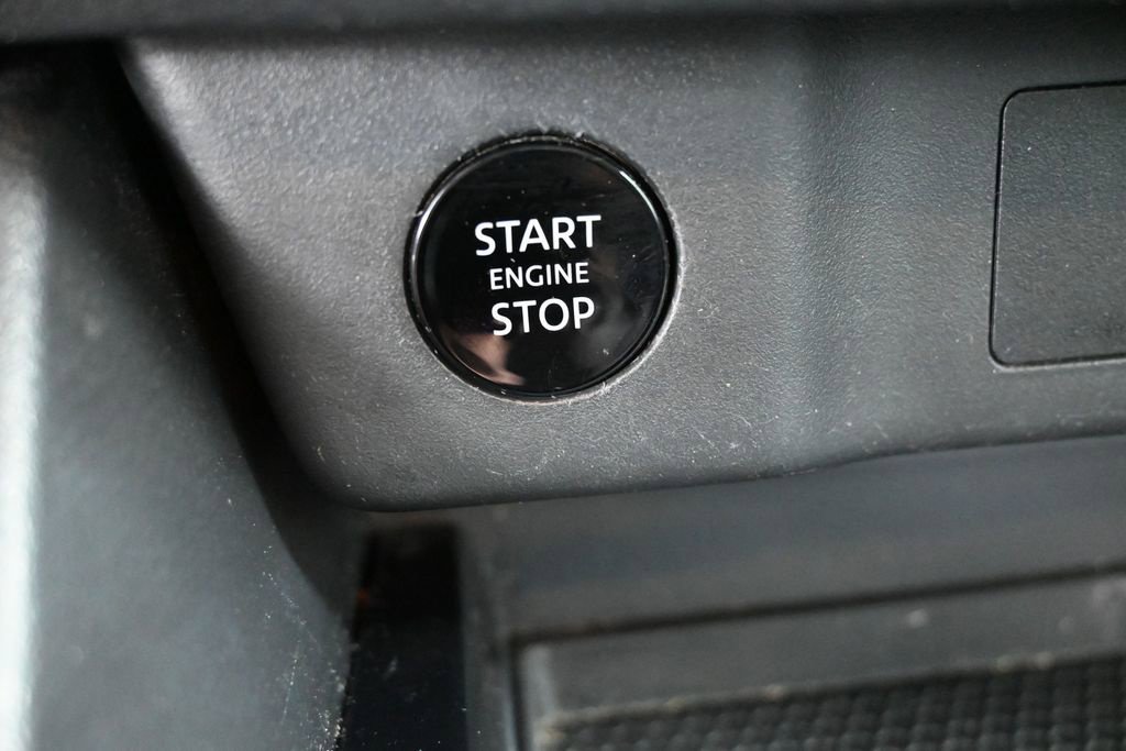 Used 2024 Nissan Rogue S AWD/4WD image 38