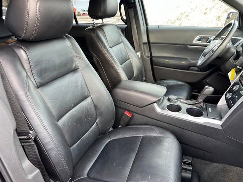Used 2013 Ford Explorer XLT image 33