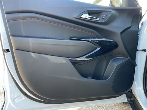 New 2026 Chevrolet Trax RS w/ Sunroof Package FWD image 5