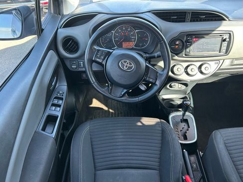 Used 2017 Toyota Yaris SE image 9