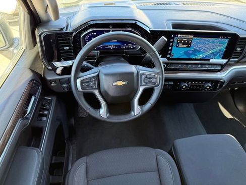 Used 2025 Chevrolet Silverado 1500 LT RWD image 25