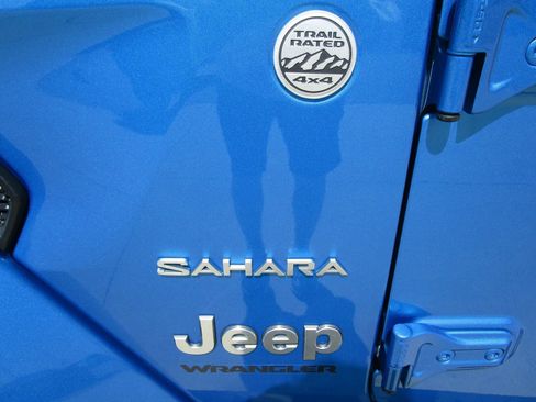 Used 2024 Jeep Wrangler Unlimited Sahara AWD/4WD image 37
