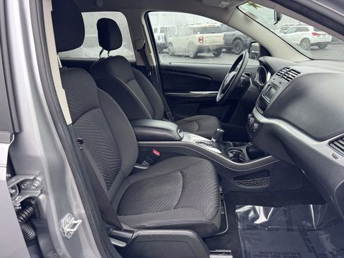 Used 2017 Dodge Journey SE image 24