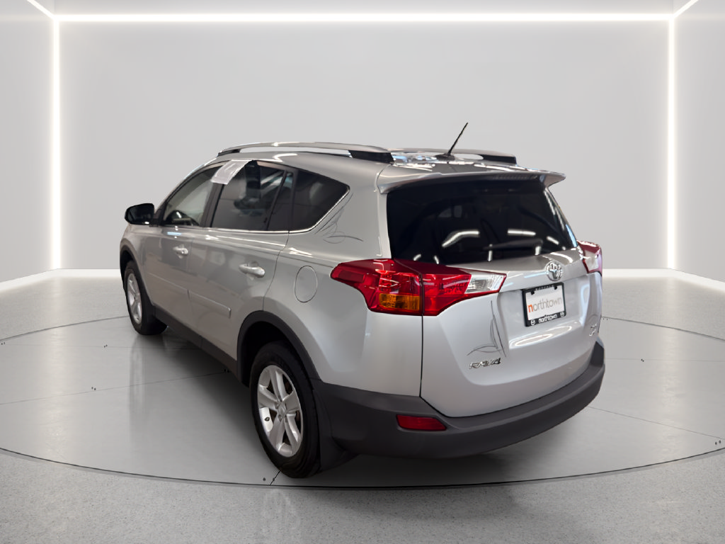 Used 2014 Toyota RAV4 XLE AWD/4WD image 4