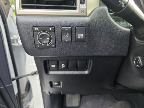 Used 2019 Lexus GX 460 Premium AWD/4WD image 24