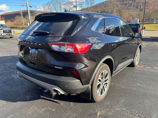 Used 2022 Ford Escape SEL video 4