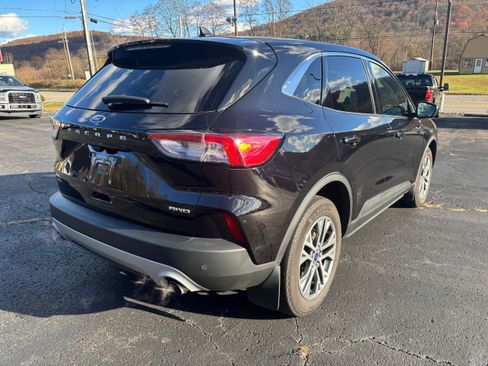 Used 2022 Ford Escape SEL image 4