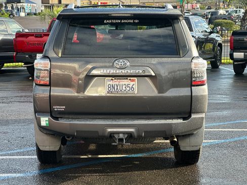 Used 2016 Toyota 4Runner SR5 image 4