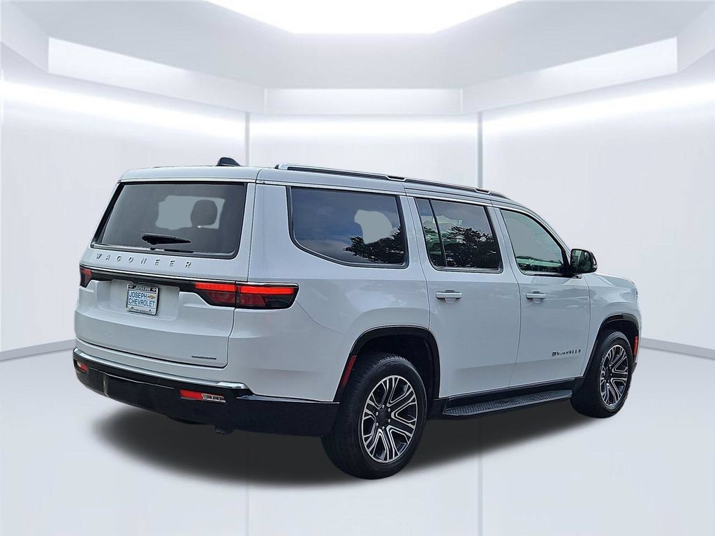 Used 2024 Jeep Wagoneer Series II w/ Flexible Seating Group AWD/4WD image 5