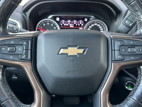 Used 2019 Chevrolet Silverado 1500 High Country image 24
