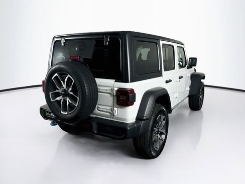 Used 2024 Jeep Wrangler Unlimited w/ Convenience Group AWD/4WD image 9