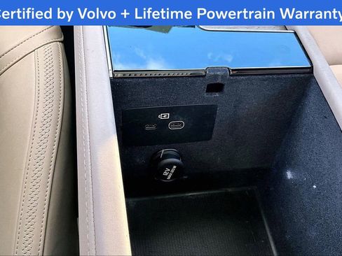 Certified 2025 Volvo XC90 B5 Plus image 32