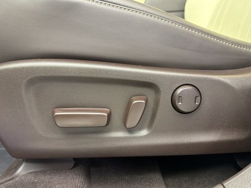 Used 2019 Lexus RX 450h AWD w/ Navigation Package image 11