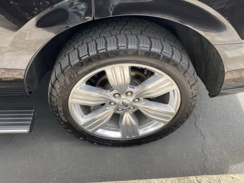 Used 2023 Ford Expedition Platinum image 20