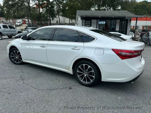 Used 2016 Toyota Avalon XLE image 5