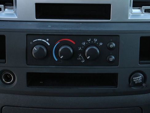 Used 2007 Dodge Ram 1500 Truck SLT image 19