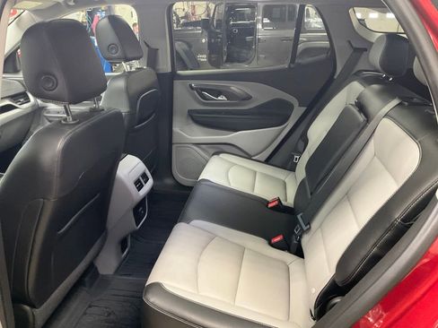 Certified 2023 GMC Terrain SLT w/ LPO, Floor Liner Package image 27