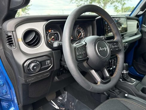 Used 2024 Jeep Wrangler Unlimited Sport AWD/4WD image 25