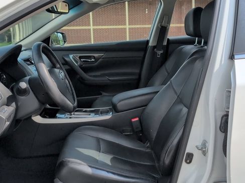 Used 2014 Nissan Altima 2.5 SL w/ Moonroof Package FWD image 12