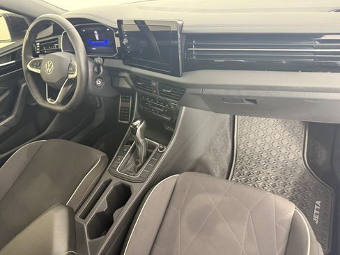 Used 2025 Volkswagen Jetta Sport FWD image 11