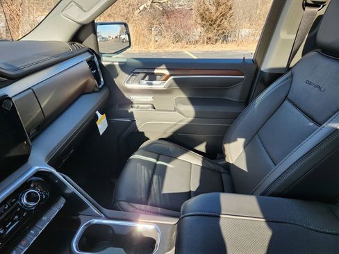 New 2026 GMC Sierra 1500 Denali AWD/4WD image 8