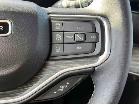 Certified 2024 Jeep Wagoneer Series II image 23