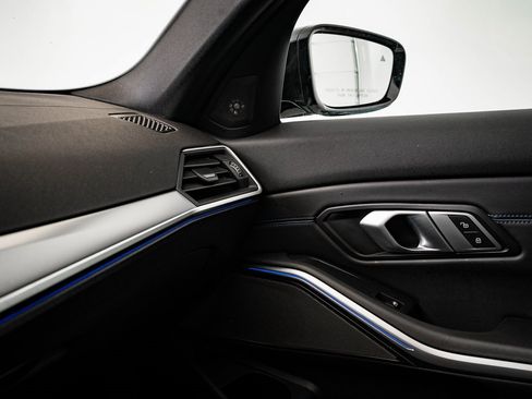 Used 2022 BMW M340i xDrive w/ Premium Package image 41