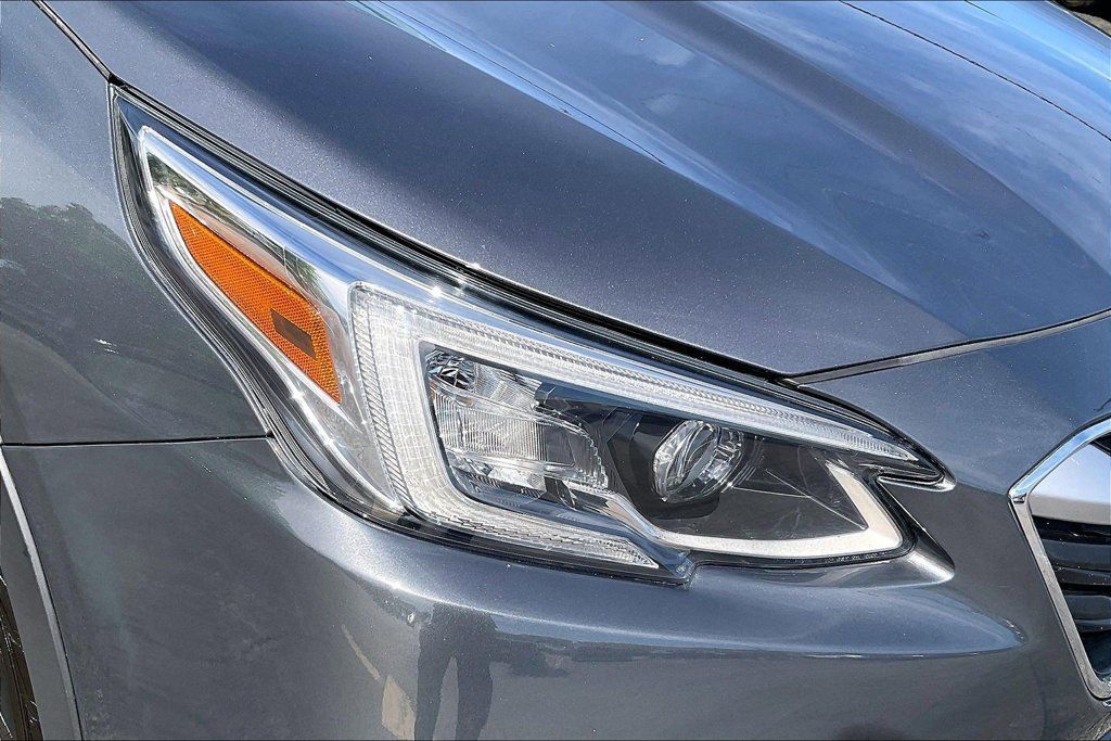 Used 2022 Subaru Outback Limited AWD/4WD image 32
