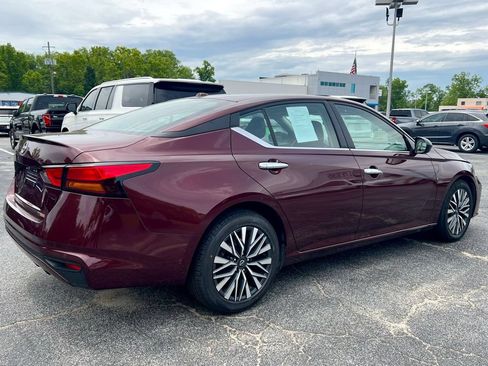 Used 2025 Nissan Altima 2.5 SV FWD image 3