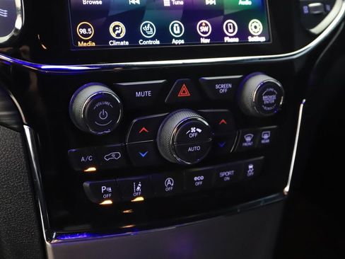 Used 2021 Jeep Grand Cherokee Laredo X RWD image 25