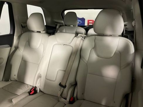 Used 2023 Volvo XC90 B5 Core w/ Protection Package Premier image 17