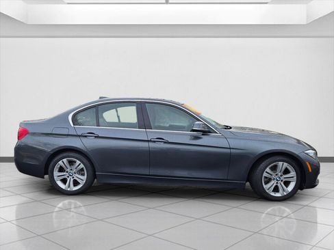Used 2017 BMW 330i Sedan image 4