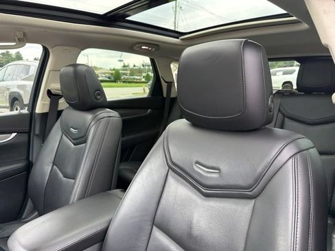 Used 2018 Cadillac XT5 Premium Luxury FWD image 22