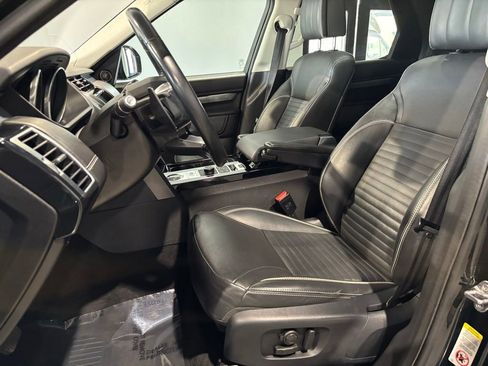 Used 2017 Land Rover Discovery First Edition AWD/4WD image 11