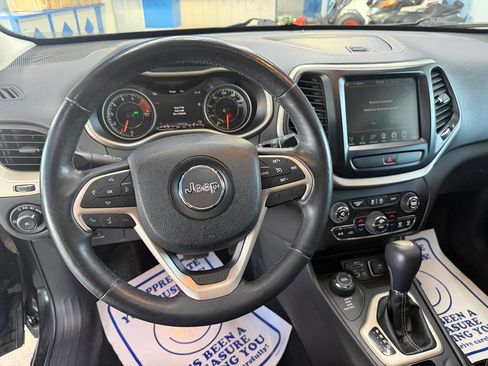 Used 2016 Jeep Cherokee Limited w/ Luxury Group AWD/4WD image 21