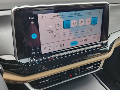 New 2026 Volkswagen Atlas Cross Sport SE image 12