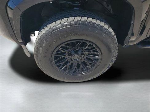 Certified 2025 Toyota Tacoma SR5 AWD/4WD image 27