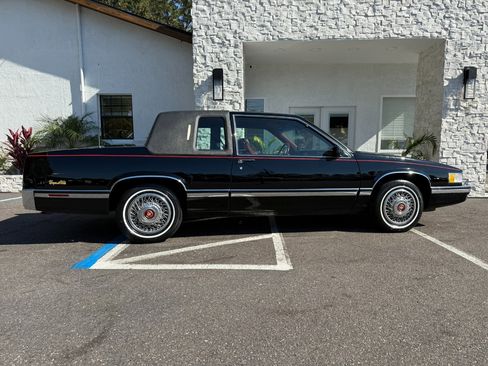 Used 1991 Cadillac De Ville Coupe image 16