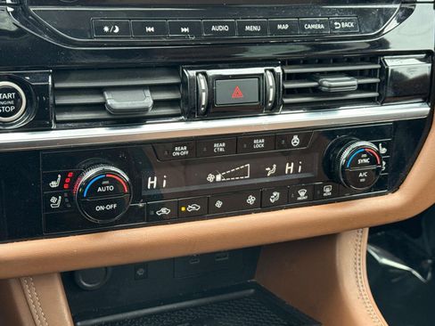 Used 2023 Nissan Pathfinder Platinum image 12