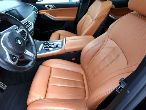 Used 2022 BMW X5 xDrive40i w/ M Sport Package image 10