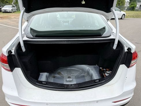 Used 2019 Ford Fusion SE FWD image 36