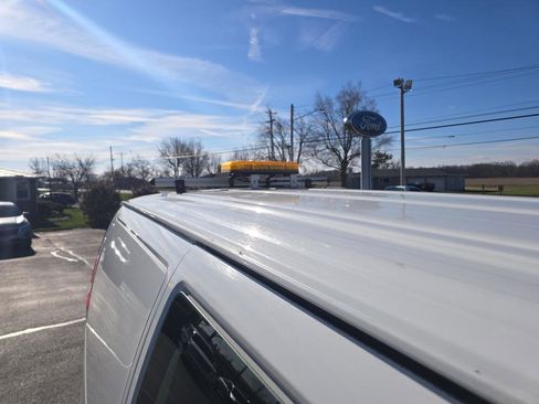 Used 2016 Chevrolet Express 2500 image 16