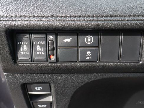 Used 2024 Honda Odyssey EX-L image 16