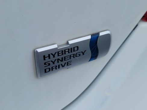 Used 2014 Toyota Camry SE w/ Moonroof Package FWD image 8